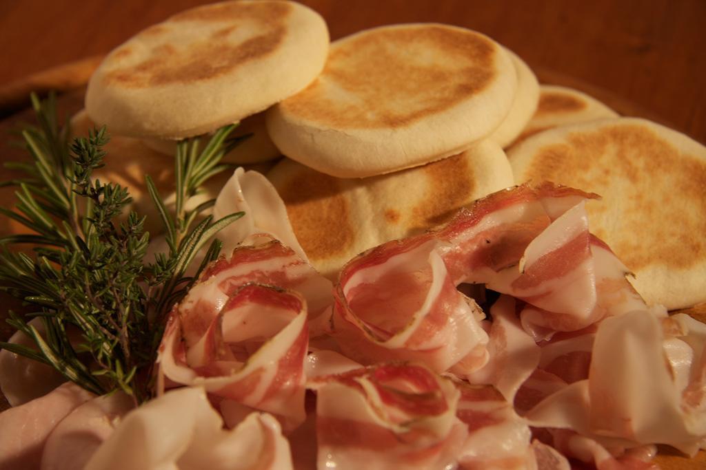Locanda Del Toro Calderara di Reno Ngoại thất bức ảnh